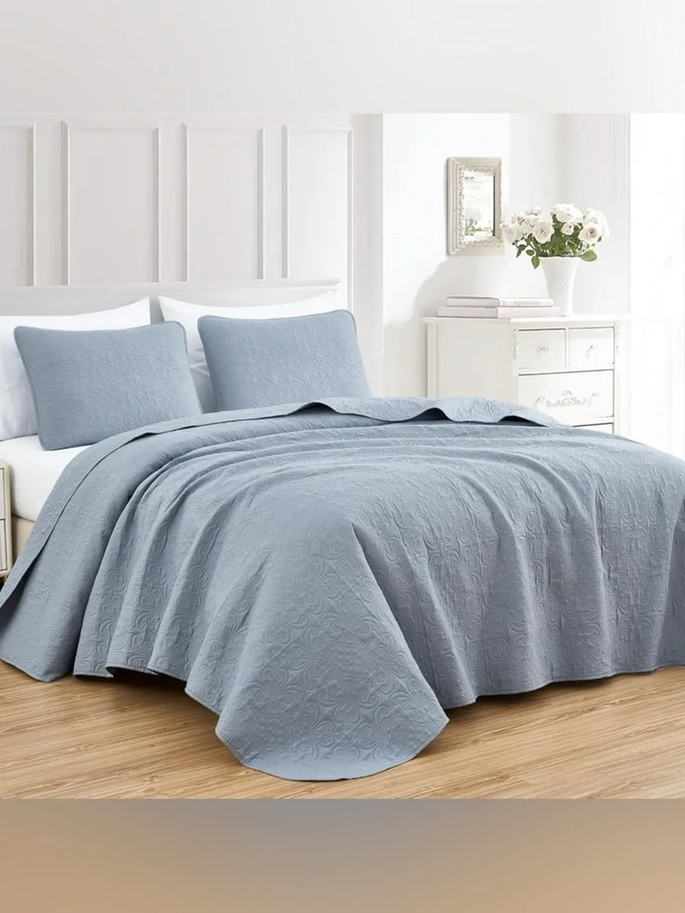 Light Blue Quilted Queen 3 piece  Bedspread Set - Elegant All-Season Coverlet